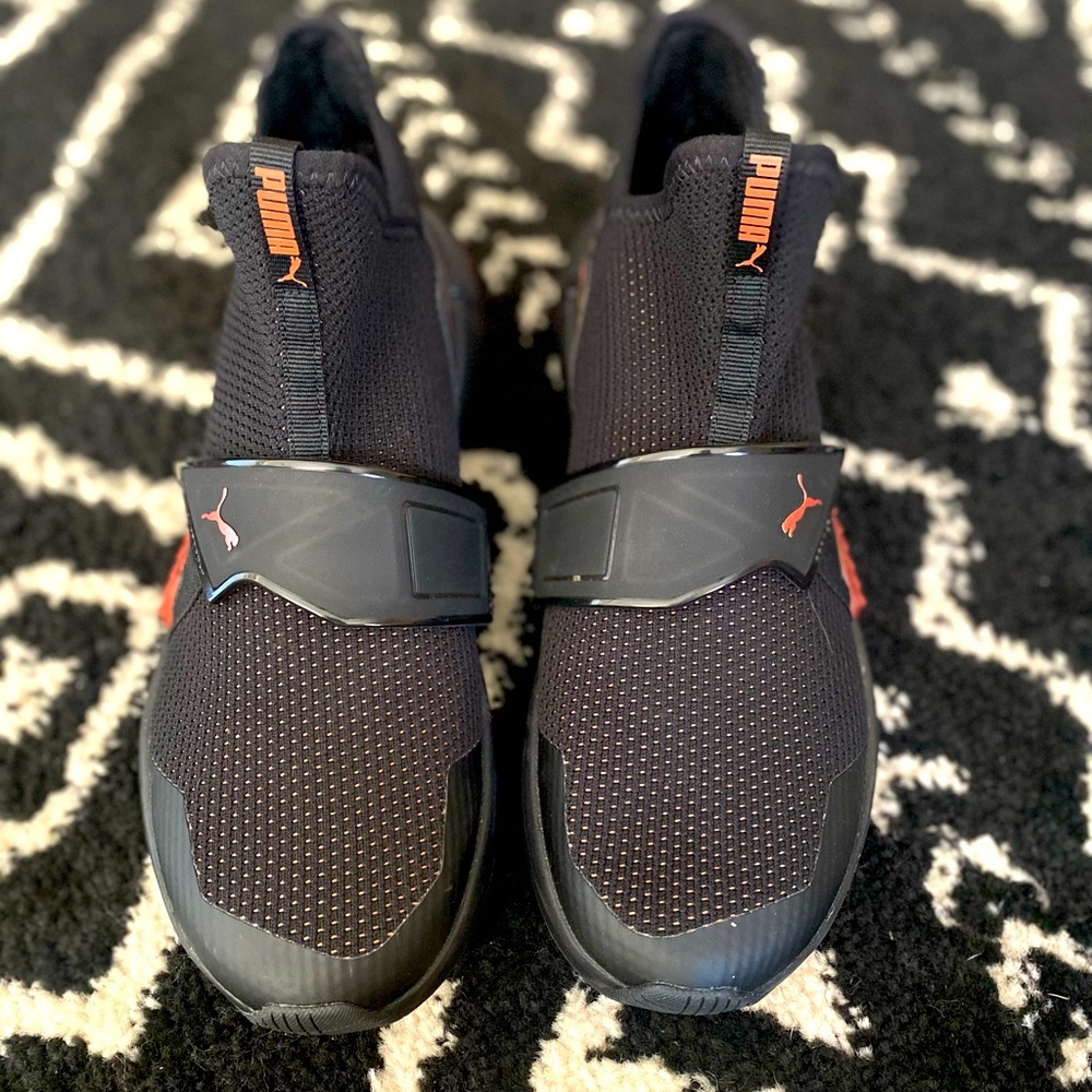 New Black and rose gold puma’s sz 8.5